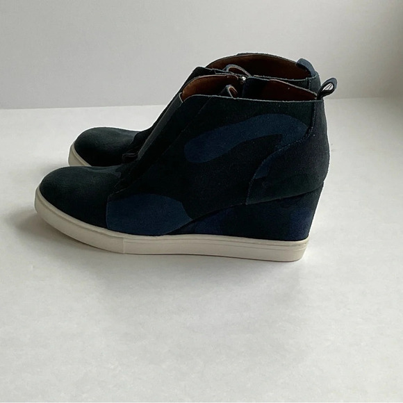 Linea Paolo Womens Felicia Wedge Sneaker 6M Blue Camo Suede Ankle Zip Streetwear - Picture 7 of 13